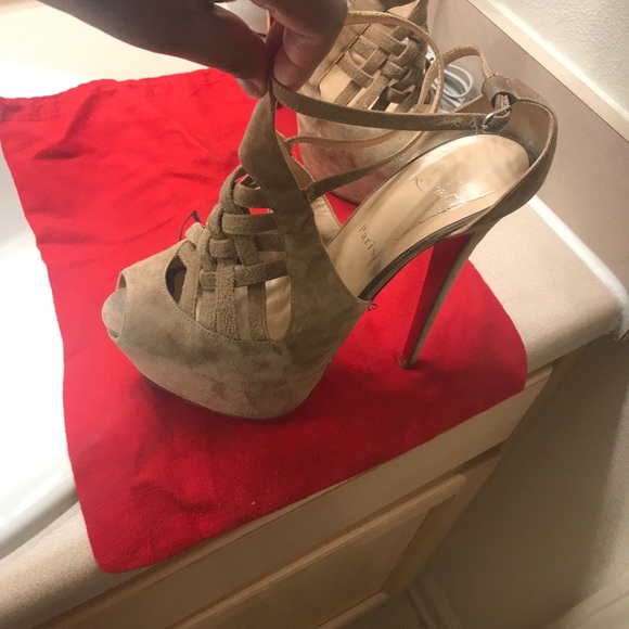 Louboutin Carlota - Picture 4 of 7